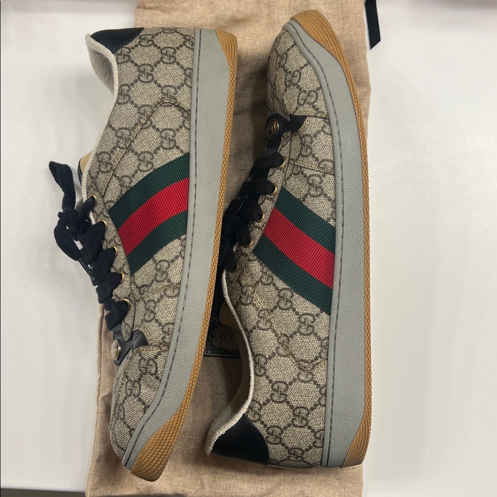Gucci Men's Beige and Black Patterned Sneakers - Picture 2 of 4